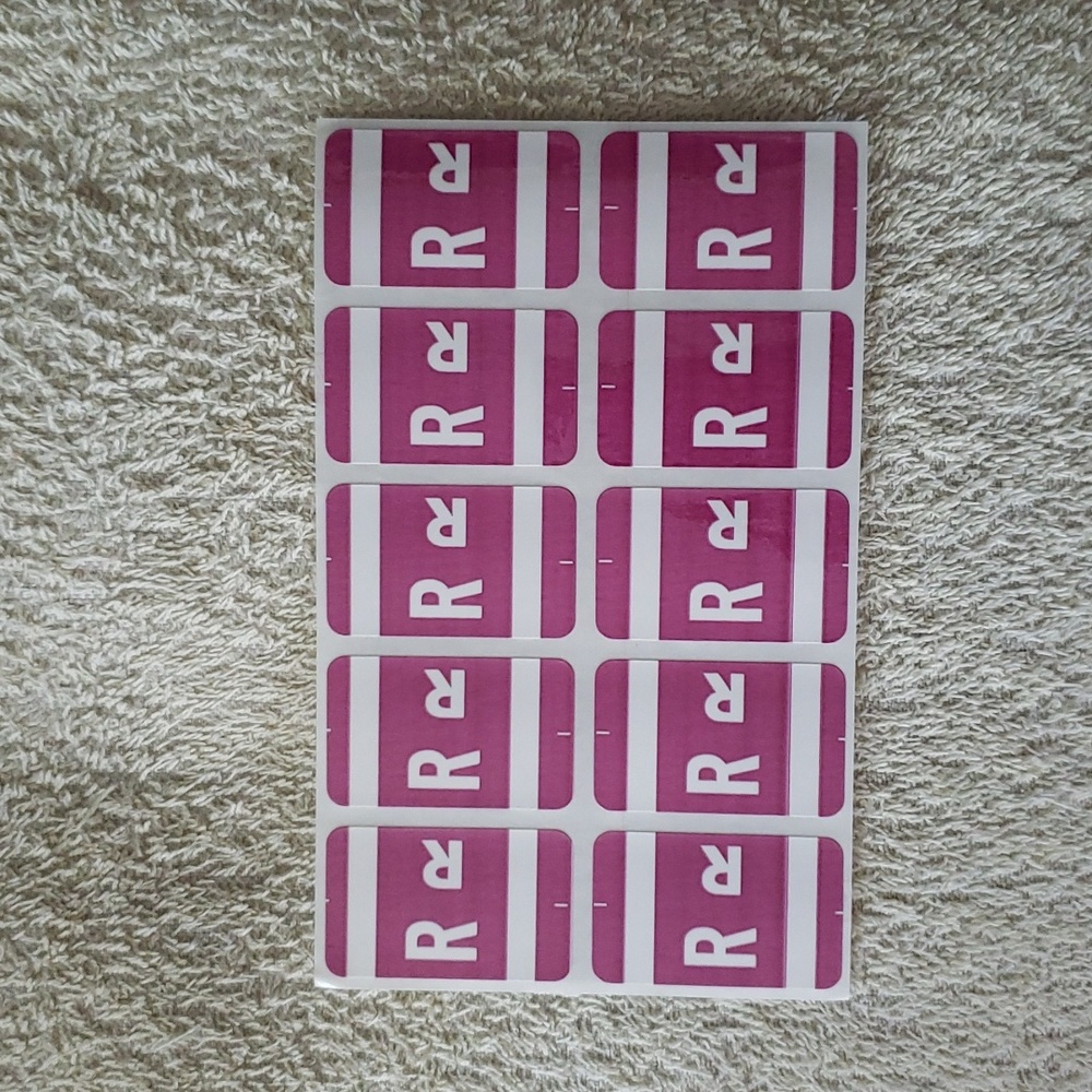 New Smead Color Labels "R" - Picture 2 of 2